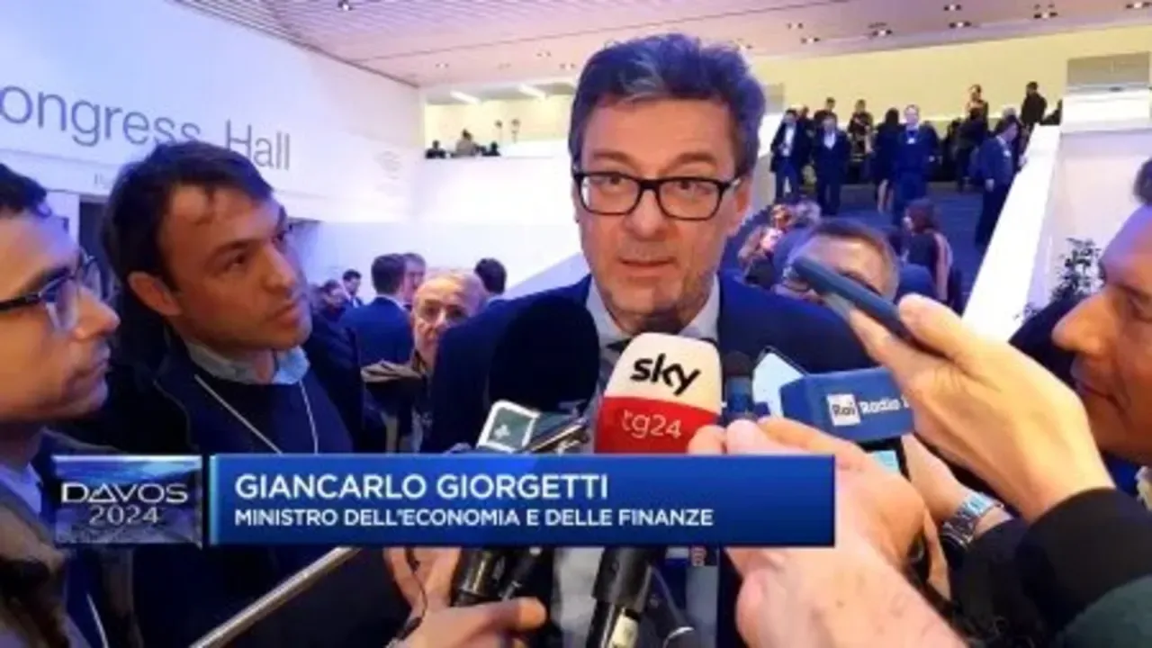 Giorgetti da Davos: bene Lagarde su taglio tassi