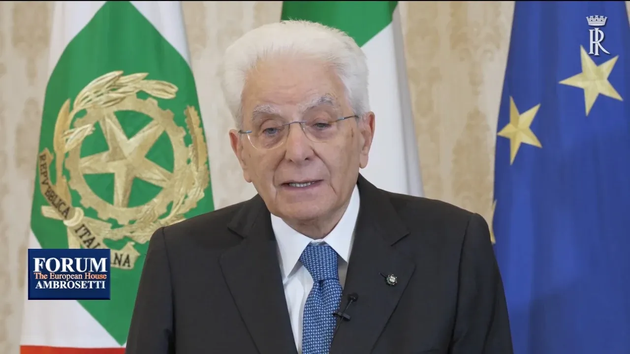 Mattarella a Cernobbio: “Ineludibile abbattere il debito, ma Italia debitore onorabile”