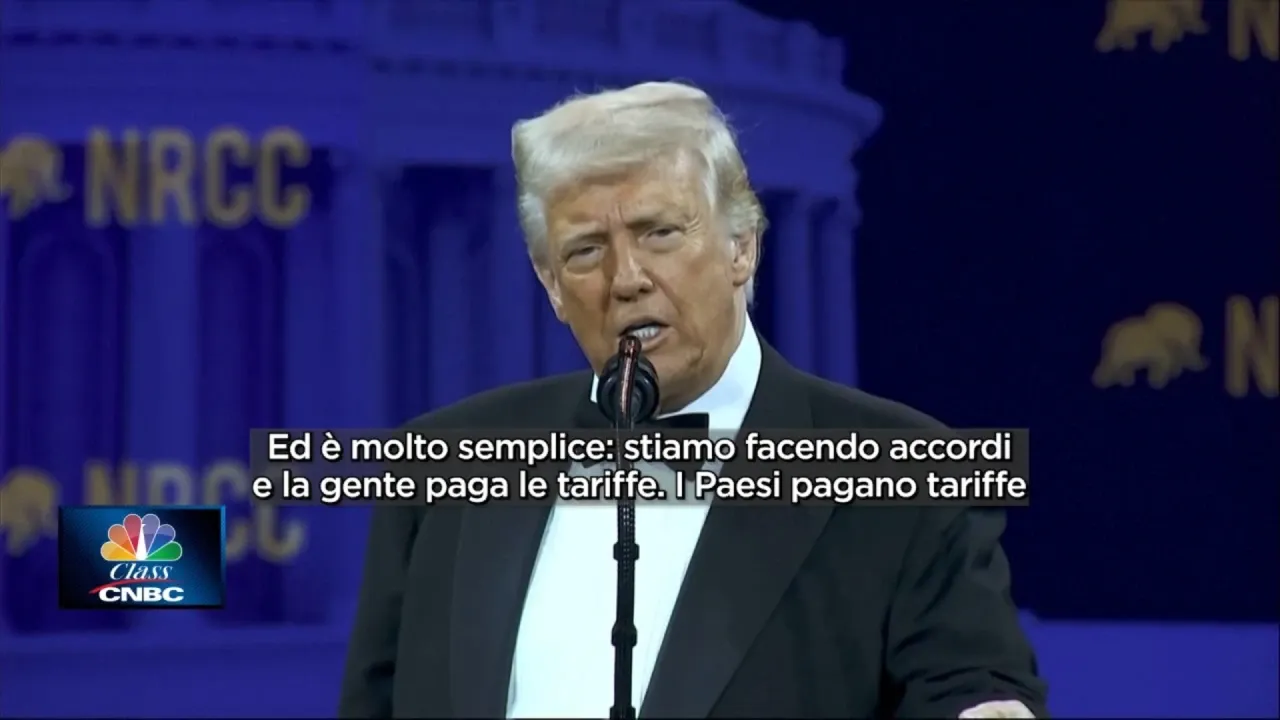 Scontro Usa-Cina, da oggi dazi al 104% sui beni di Pechino. Trump: “Ora è il nostro turno di fregarli"