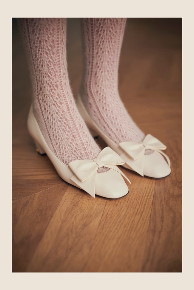 Un modello di scarpe Valentino by Alessandro Michele «Avant les débuts» spring 2025 (courtesy Valentino) 