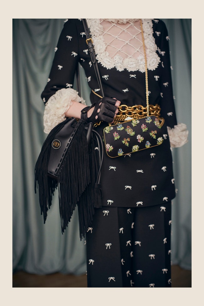 Alcuni accessori Valentino by Alessandro Michele «Avant les débuts» spring 2025 (courtesy Valentino) 