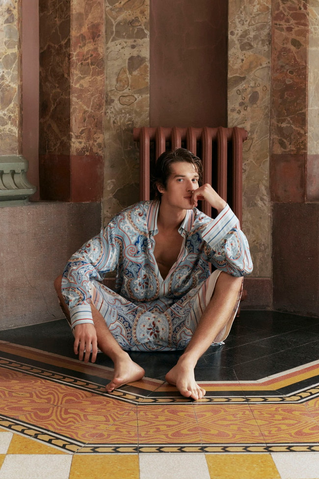 Un look Etro men summer 2025 (courtesy Etro)