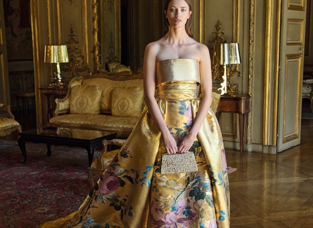 Petali di luce, veli d’eleganza: la couture parla italiano a Parigi 03