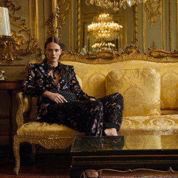 Petali di luce, veli d’eleganza: la couture parla italiano a Parigi 08
