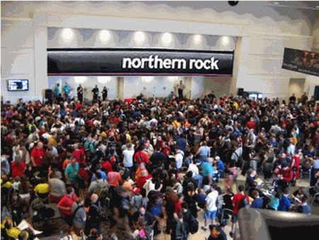 La coda dei depositanti alla banca britannica Northern Rock