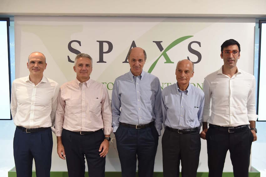 Da sinistra, Francesco Mele, CFO, Carlo Panella, capo divisione retail, Corrado Passera, ceo, Enrico fagioli, capo divisione Pmi, e Andrea Clamer, capo divisione Npl