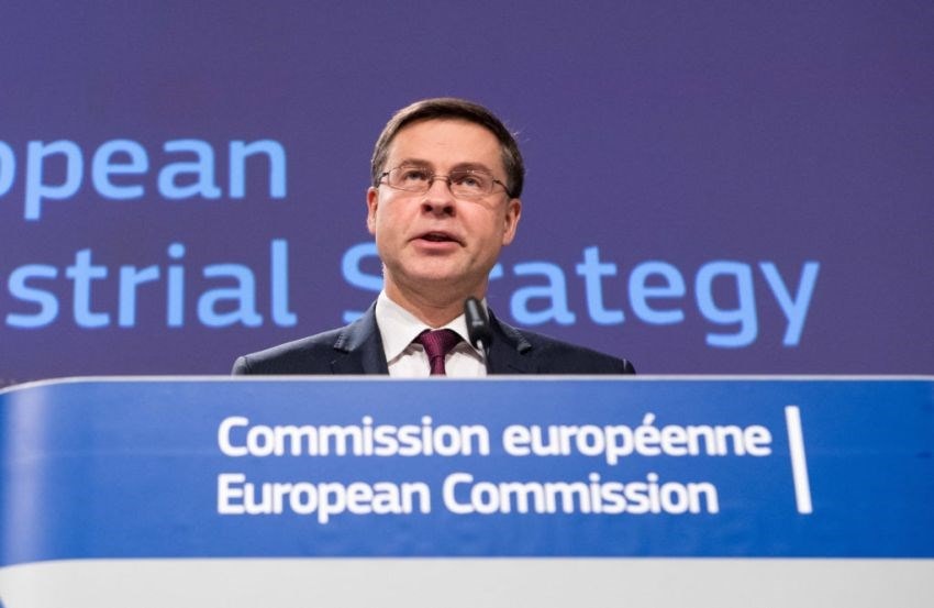 Dombrovskis: l'indebitamento delle imprese aumenterà