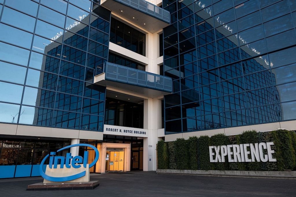 Intel investe 20 miliardi di dollari sulla produzione di chip