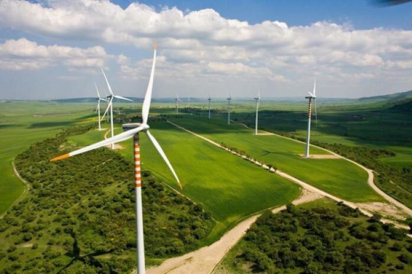 Investimenti per 2,1 mld e cedola fissa a 0,75 euro nel piano di Erg al 2025