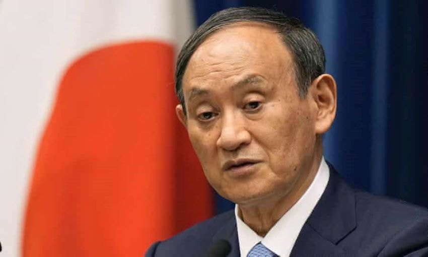 Il premier giapponese Suga si dimette, il Nikkei balza