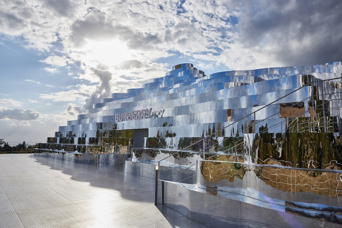 The imagined landscape experience, nuovo pop-up Burberry sull'isola di Jeju (courtesy, Burberry)