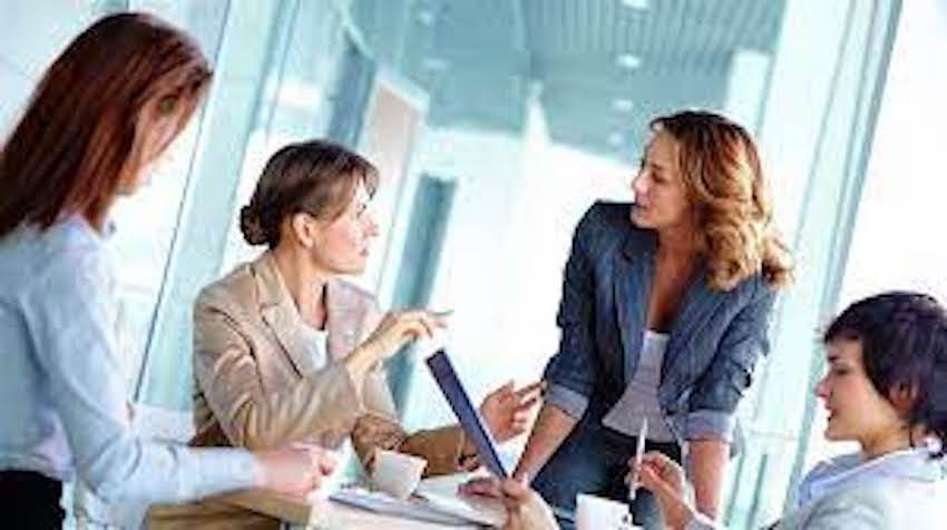 Crif: in Italia è "rosa" solo il 22% delle imprese