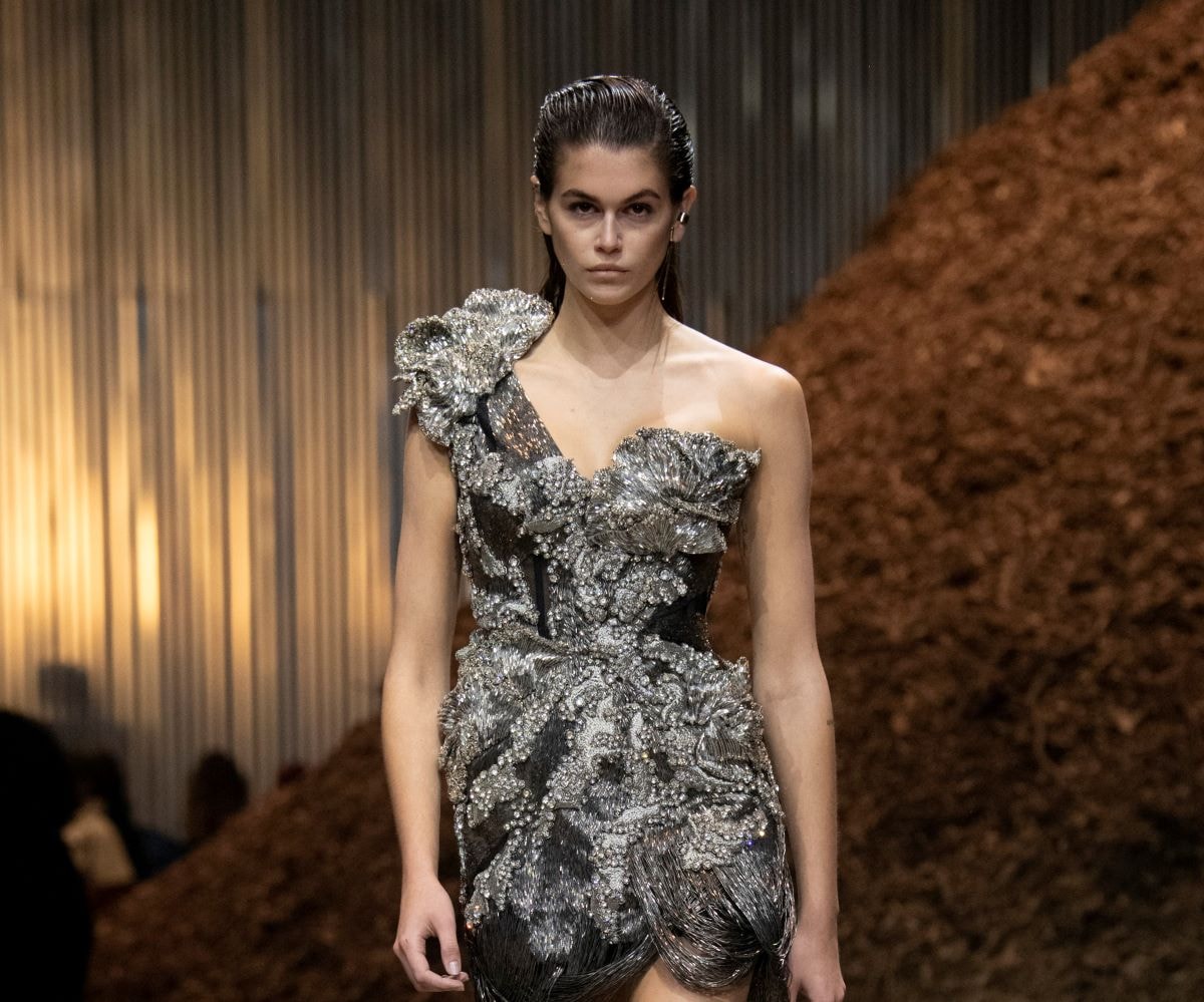 A look from the Alexander McQueen NY Fall show 2022 (courtesy Alexander McQueen)