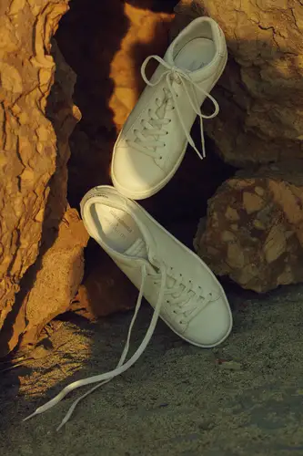 Le sneakers della capsule con Karl Lagerfeld (ph Alique, courtesy Karl Lagerfeld)