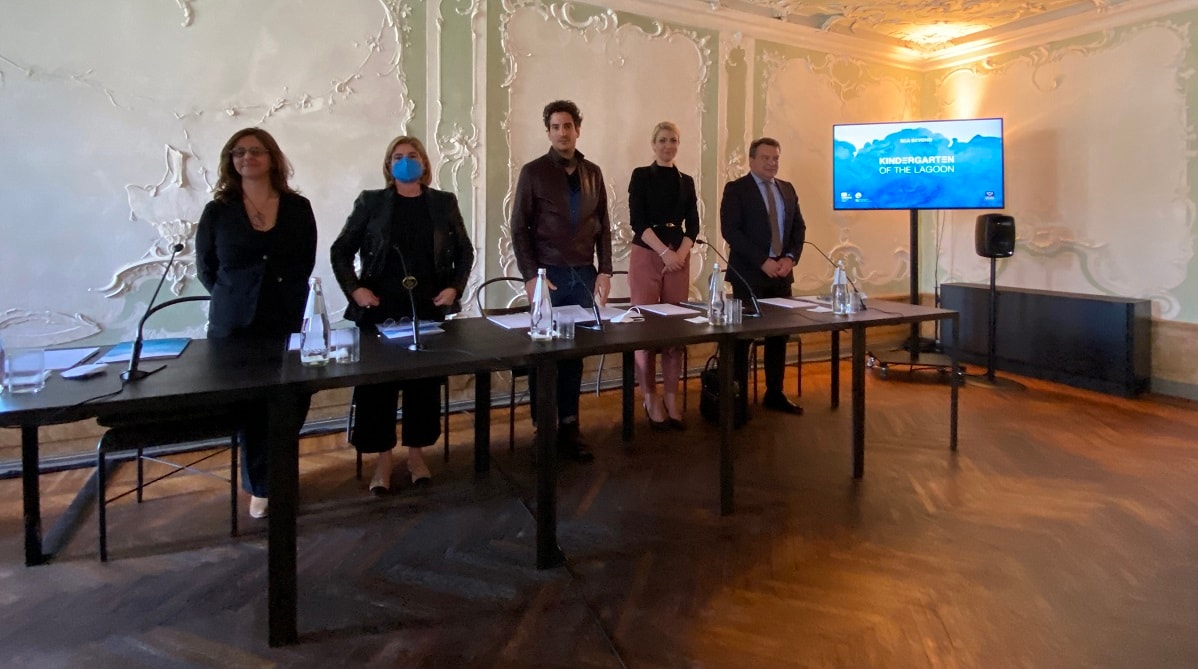 La conferenza stampa di Prada 