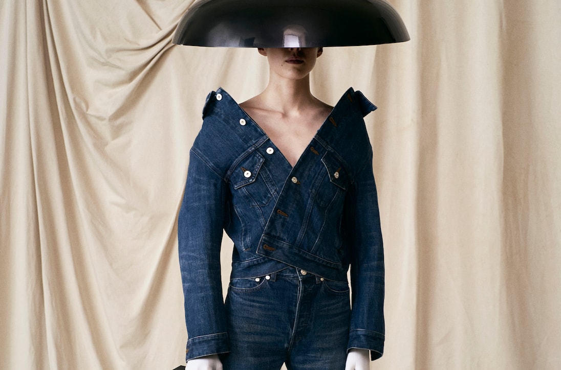 A Balenciaga couture look a-w 2021 (courtesy Balenciaga)