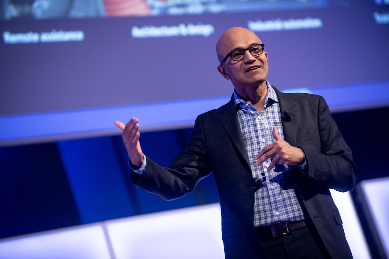 Microsoft rallenta la crescita, pesano mini-euro e videogame