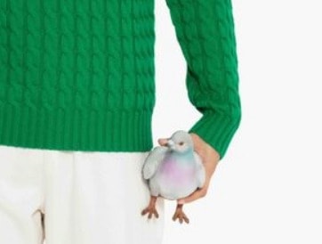 Trash pouch di Balenciagala pochette piccione di JW Anderson