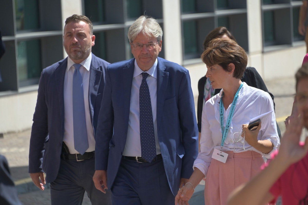 Gas, Gentiloni: serve un pacchetto efficace sull'energia. A ottobre le proposte di Bruxelles sul patto di stabilità