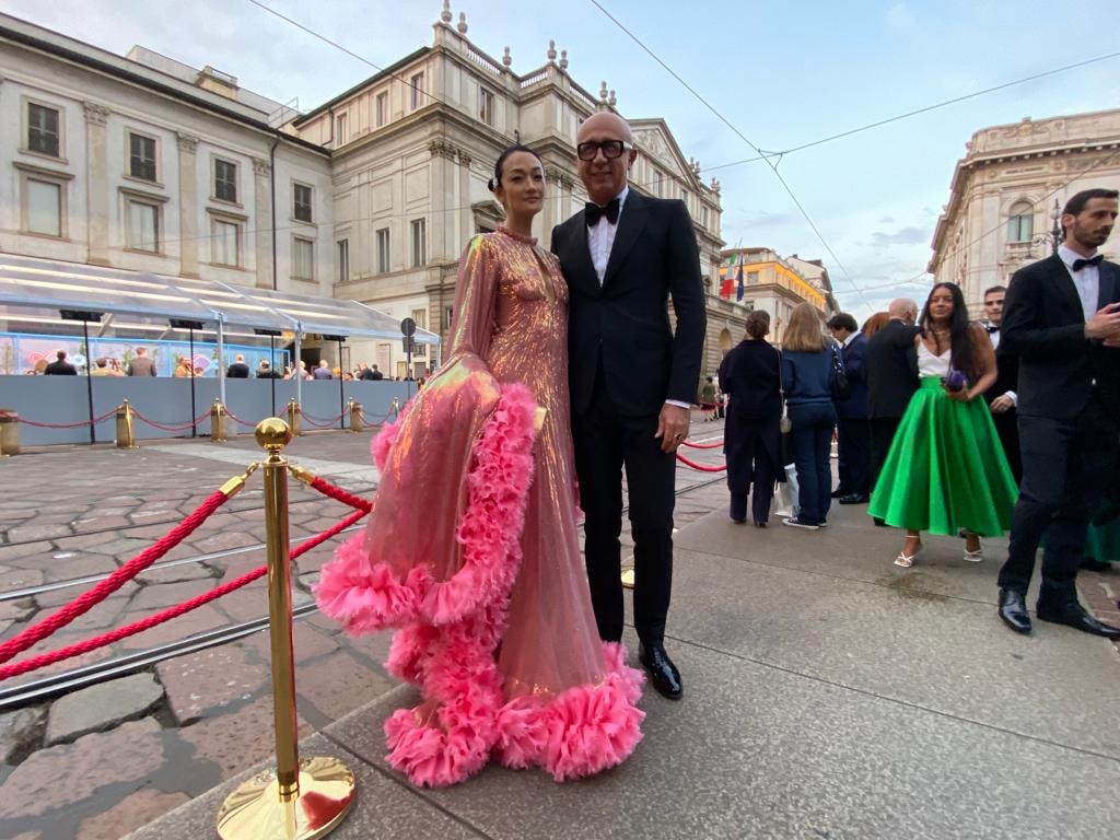 Ai Tominaga con il ceo di Gucci, Marco Bizzarri