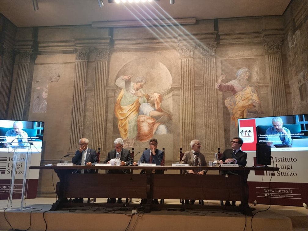 Oltre 10 mila euro l’anno per pazienti e caregiver con mieloma multiplo