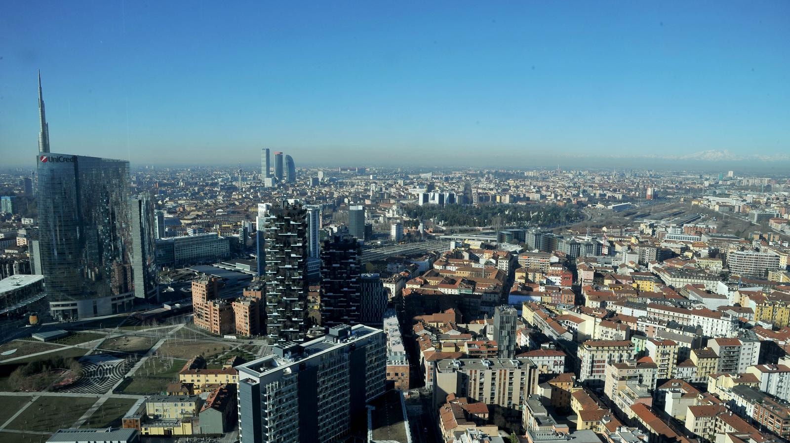 PANORAMICA DI MILANO 
TORRE UNICREDIT  BIBLIOTECA DEGLI ALBERI  E BOSCO VERTICALE
