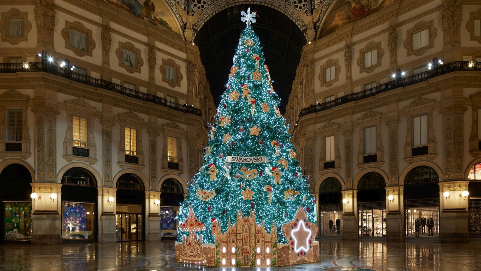 The Swarovski tree in Milan's Galleria Vittorio Emanuele II (courtesy Swarovski)