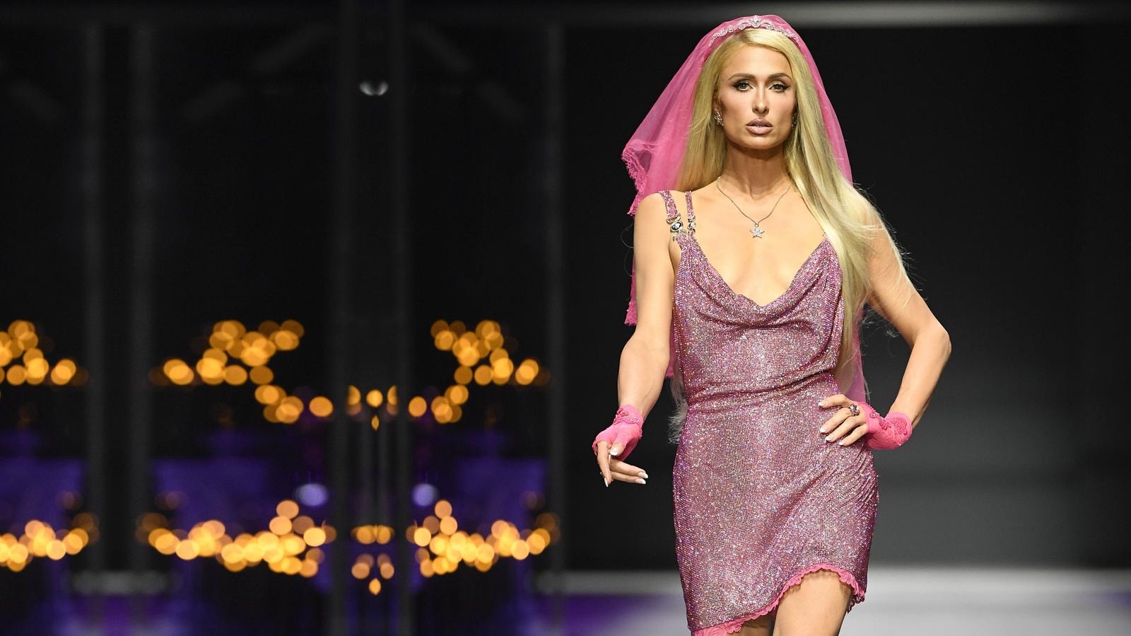 Paris Hilton at the Versace spring-summer 2023 show (courtesy Versace)