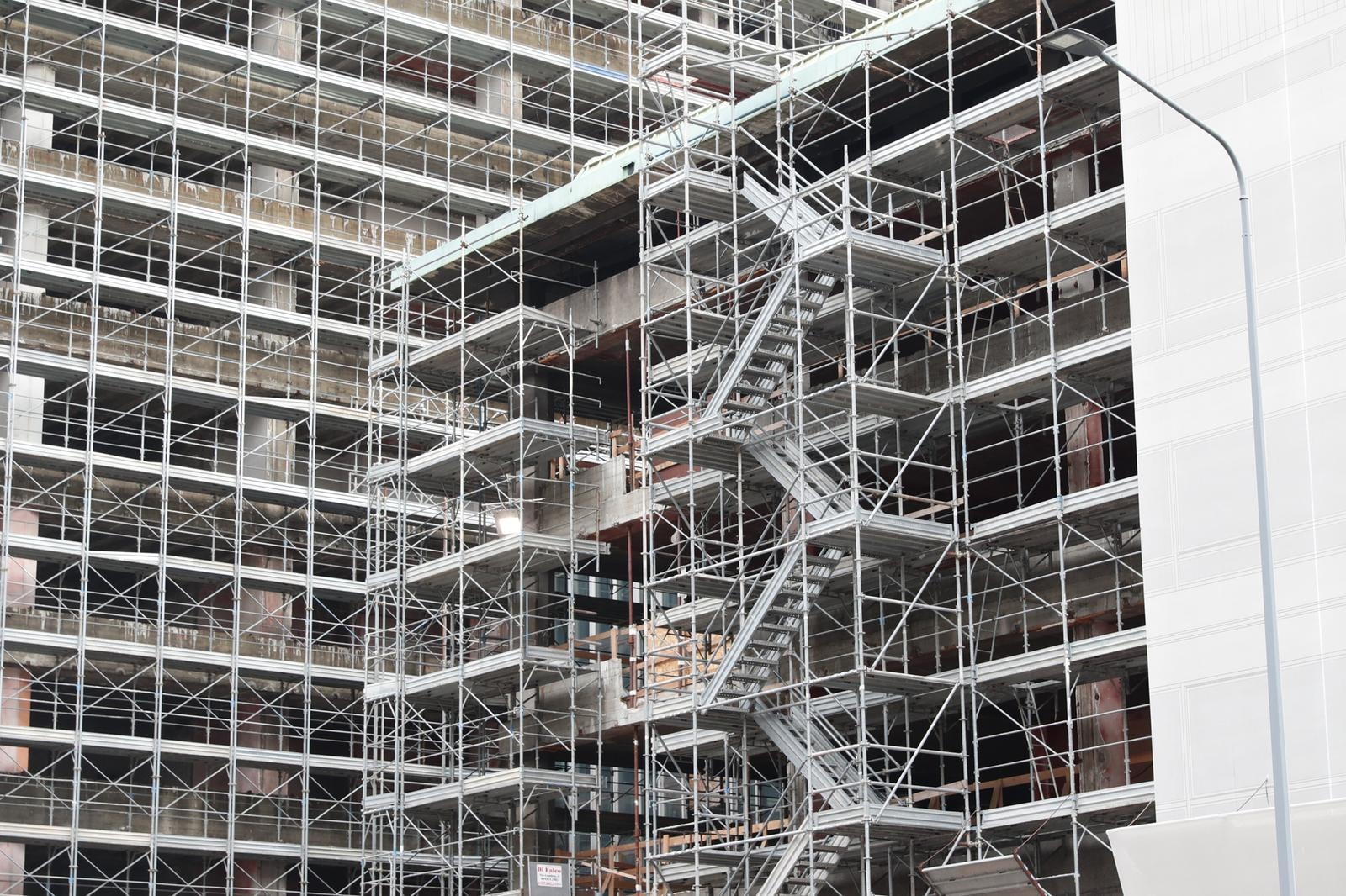 CANTIERI EDILIZIA RISTRUTTURAZIONI LAVORO LAVORI COSTRUZIONI CANTIERE PONTEGGI