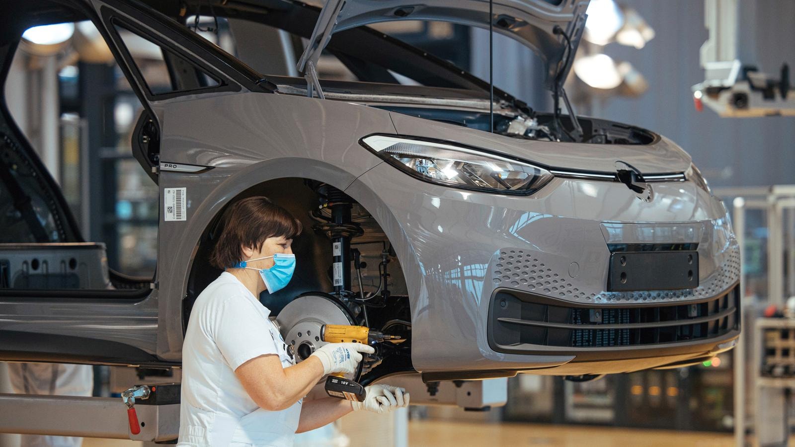 Auto, Volkswagen vola in borsa (+11%) grazie al migliorato outlook 2023. Dividendo in crescita 