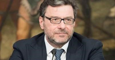 Governo promosso sul Def