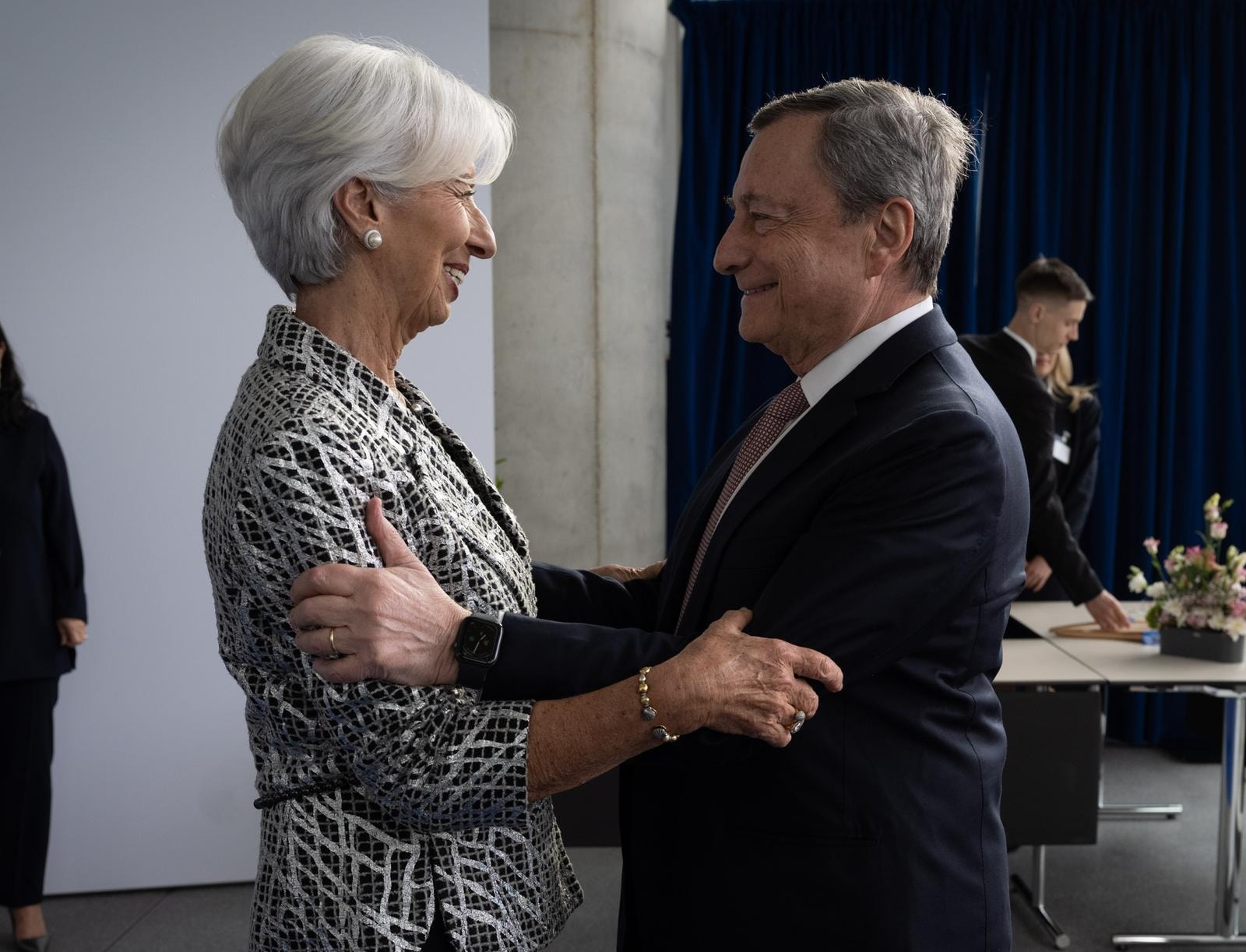 Christine Lagarde e Mario Draghi alle celebrazioni dei 25 anni della Bce