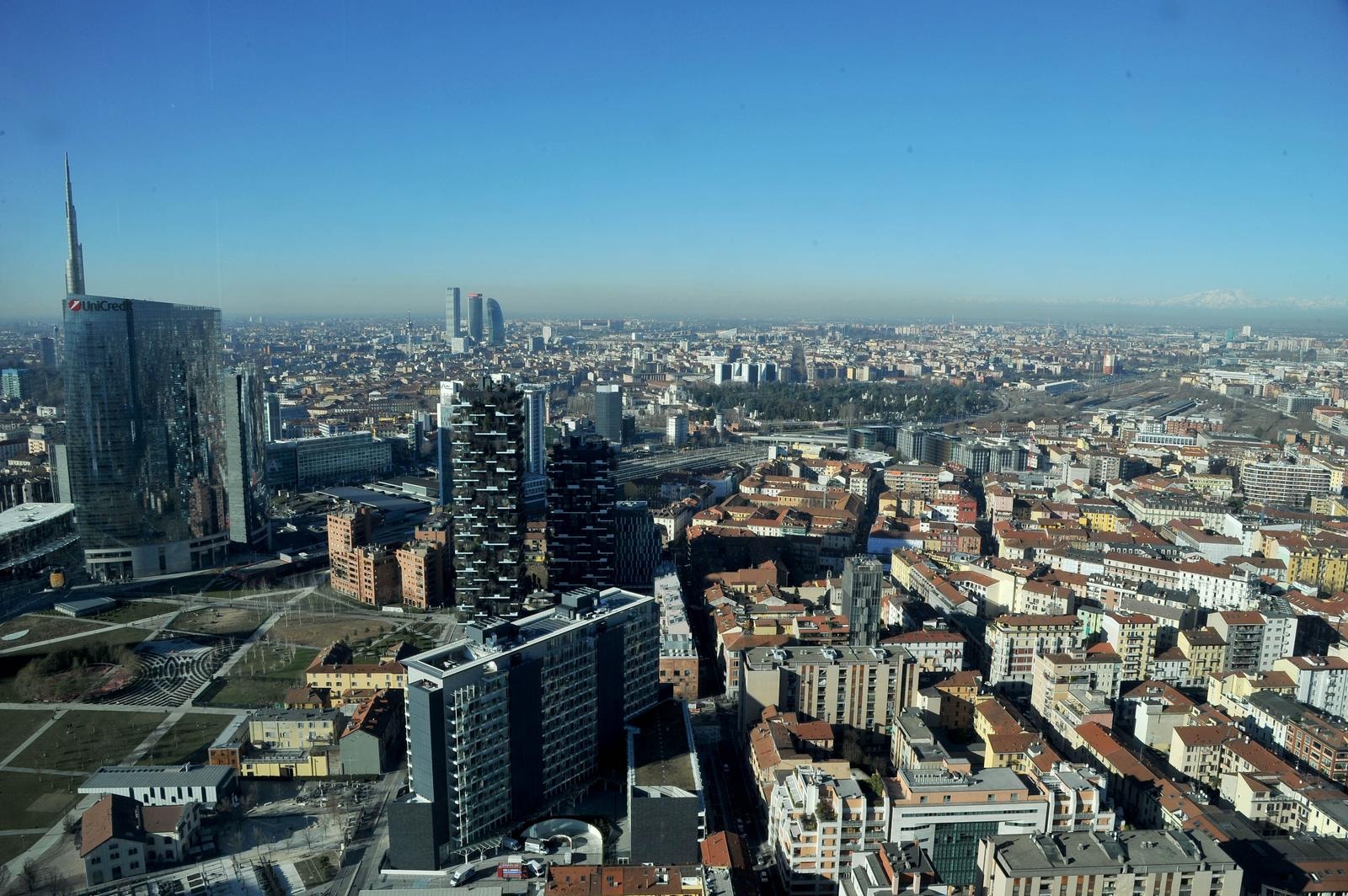 PANORAMICA DI MILANO 
TORRE UNICREDIT  BIBLIOTECA DEGLI ALBERI  E BOSCO VERTICALE