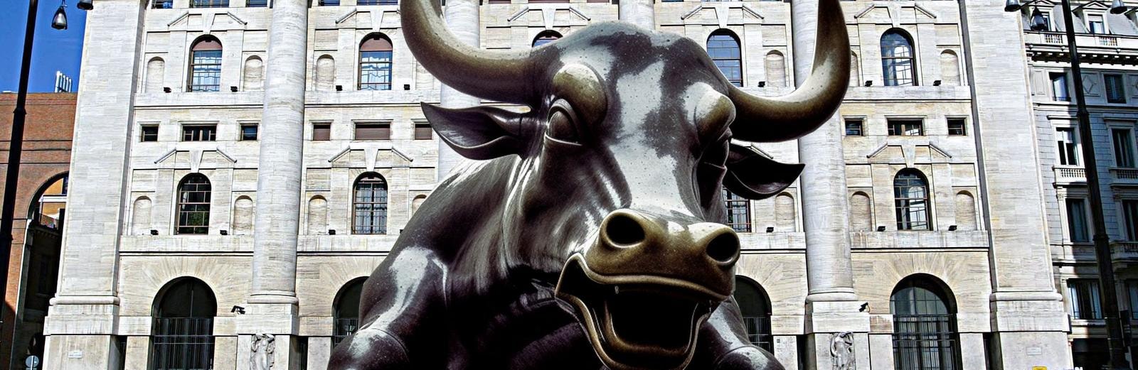 Azioni, Piazza Affari vola ai livelli del 2008. Ecco chi &egrave; rimasto indietro e ora potrebbe correre. LA TABELLA 