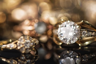 Diamanti, collane e anelli: quanto rendono i preziosi
