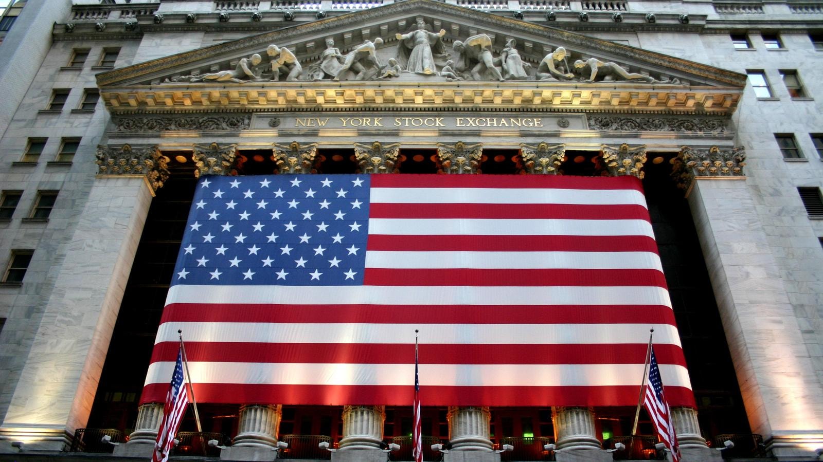 La diretta da Wall Street | Borse Usa in deciso rialzo, l’inflazione scende ai minimi dal 2021. Nasdaq +1,9%
