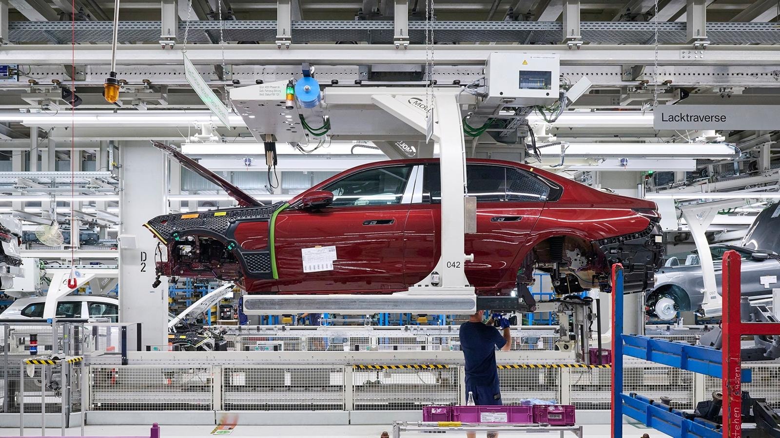Bmw alza la guidance per il 2023, ma il titolo scende dopo l’annuncio dell’ebit inferiore alle attese