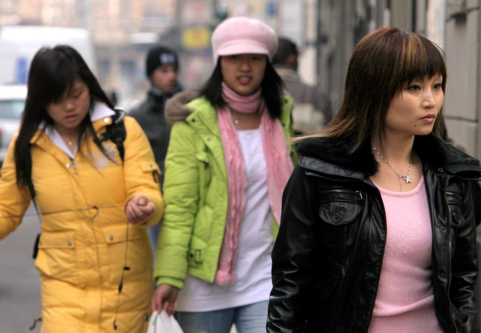 L’Asia segnala che l’era del fashion a buon mercato &egrave; in pericolo. Ecco per quali motivi