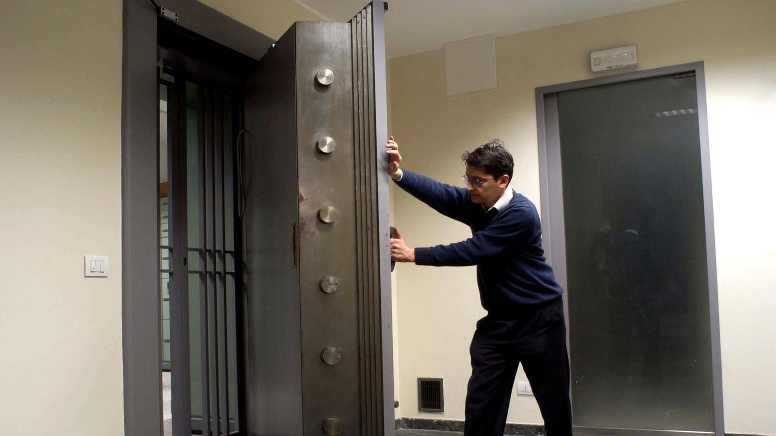 Antiriciclaggio, la Svizzera pronta a rinunciare al segreto su societ&agrave; e trust. Ma il registro non sar&agrave; accessibile al pubblico 