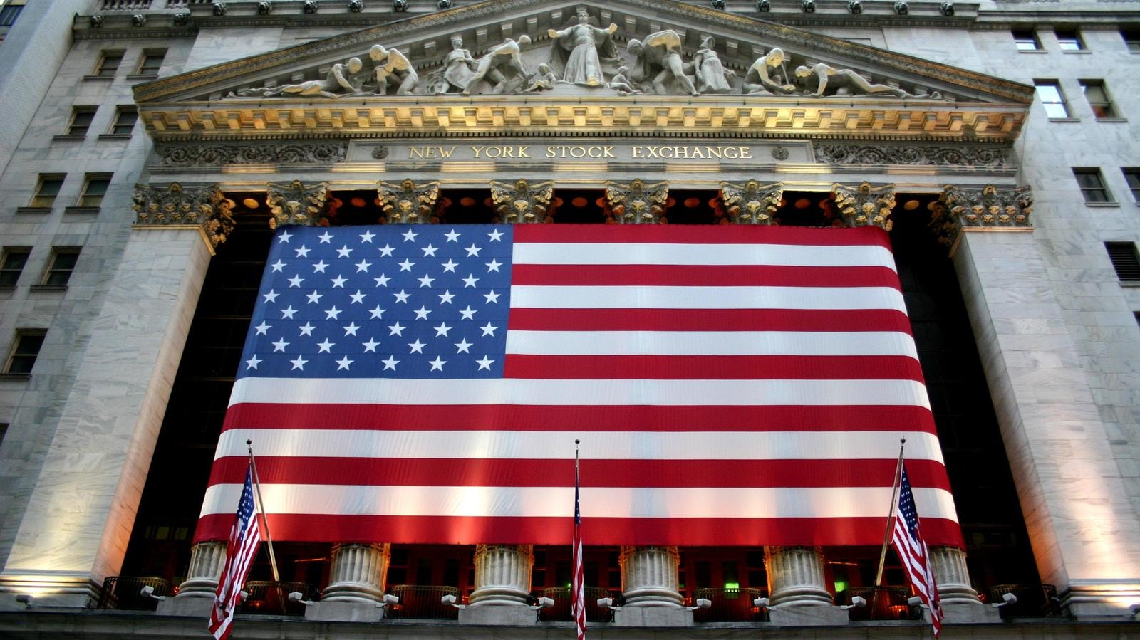 La diretta da Wall Street | Borse Usa in rosso, Dow Jones -0,6%. Arabia Saudita e Russia prolungano il taglio alla produzione di petrolio. Salgono greggio e dollaro