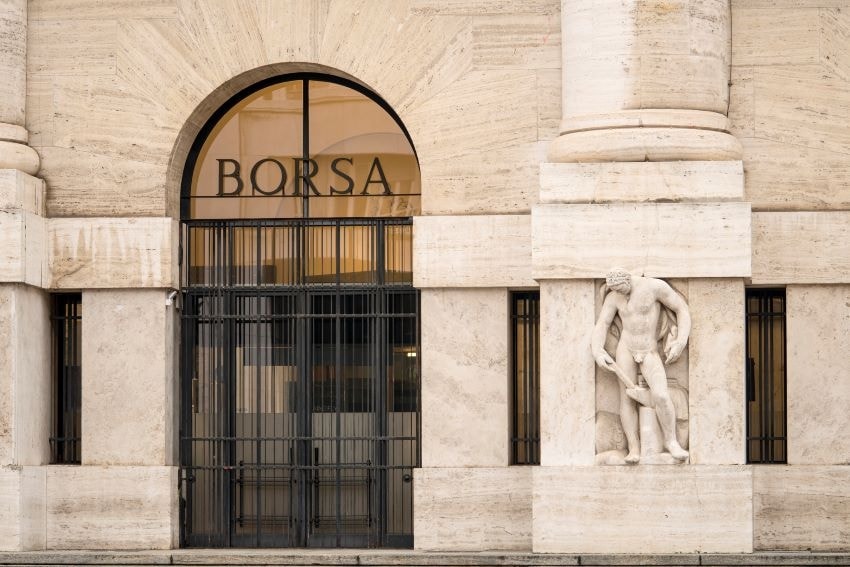 Borse oggi in diretta | Il Ftse Mib chiude la seduta in rialzo dell’1% trainato dalle banche. Sul podio Mps, Pirelli e Bper