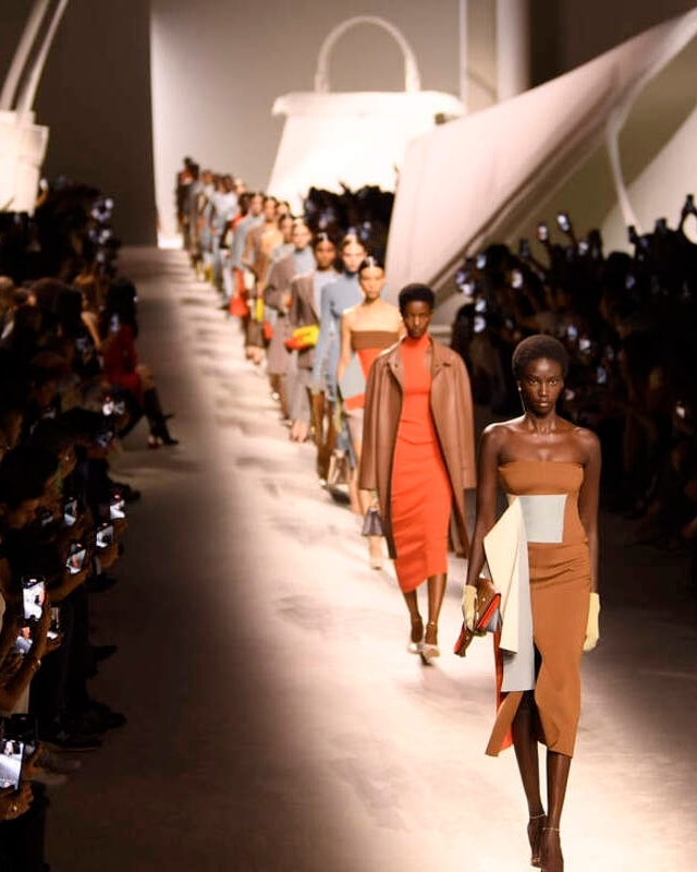 Il finale della sfilata Fendi