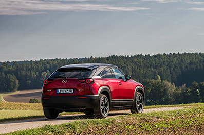 Mazda MX-30 R-EV, una crossover plug-in