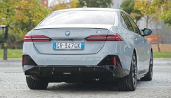BMW Serie 5, comfort e tecnologia si confermano al top