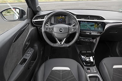 Opel Corsa, nuovo look e due versioni elettriche