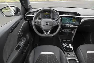 Opel Corsa, nuovo look e due versioni elettriche