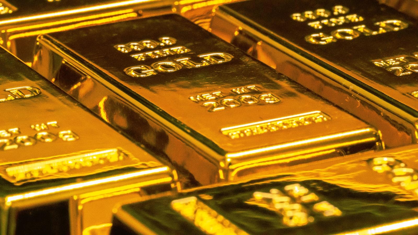Commodity, il prezzo dell’oro supera 2.000 dollari l’oncia. Pu&ograve; ancora salire? Dipende da questi fattori 