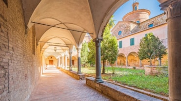 Vendesi il monastero pi&ugrave; antico della Toscana per oltre 10 milioni di euroVendesi il monastero pi&ugrave; antico della Toscana per oltre 10 milioni di euro