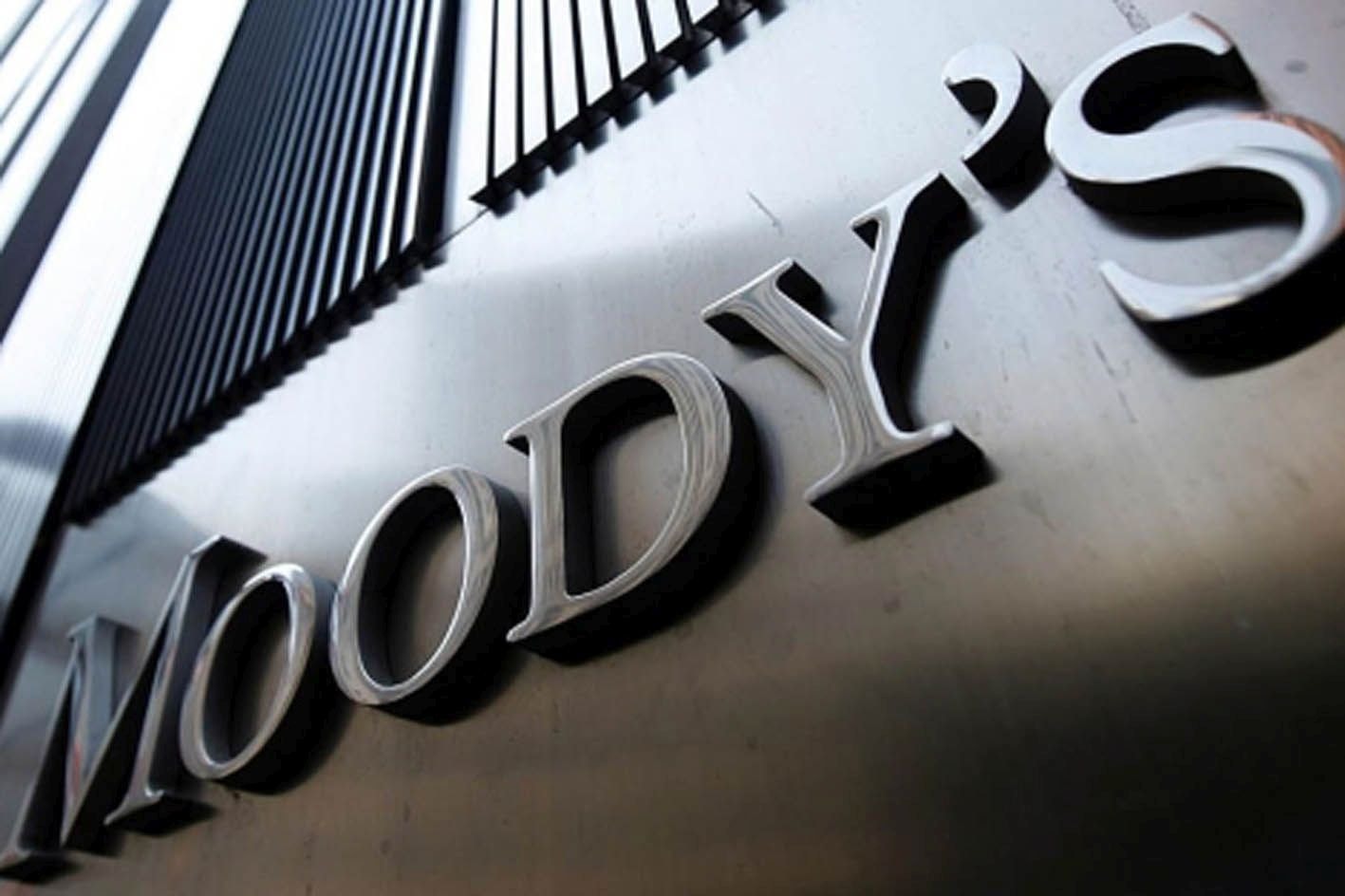 Moody’s ha chiesto ai suoi analisti di lavorare da casa prima di tagliare l’outlook alla Cina. Ecco perch&eacute;