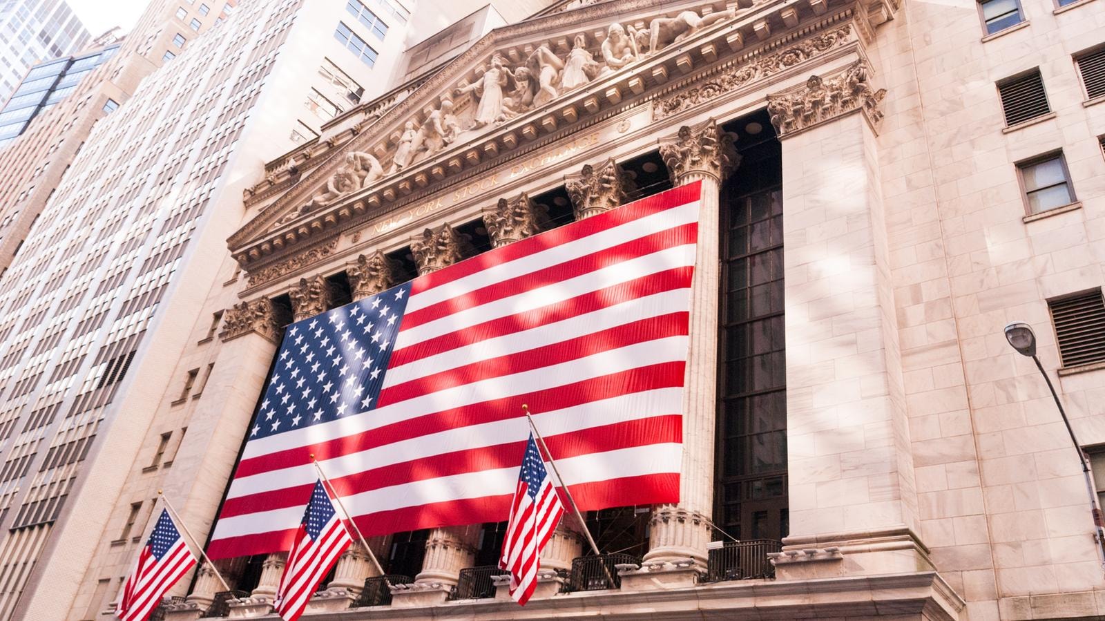 La diretta da Wall Street | Le Borse Usa chiudono su nuovi massimi: Dow Jones +0,4% e Nasdaq +0,5%